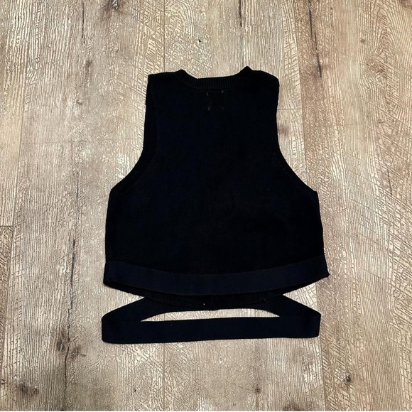 Princess Polly Tops - Princess Polly Women's Black Crop-top